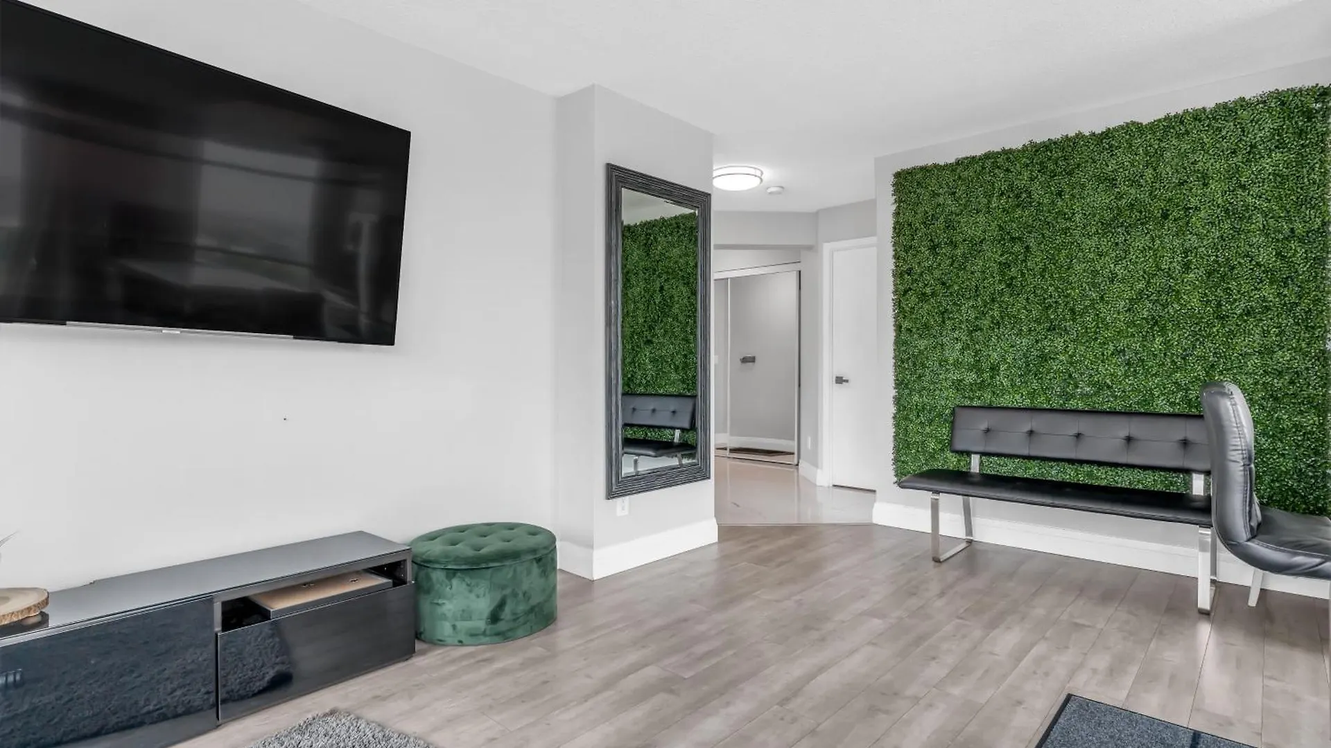 Apartment Amazing 2 Bedroom Waterfront Condo Downtown With Parking Toronto