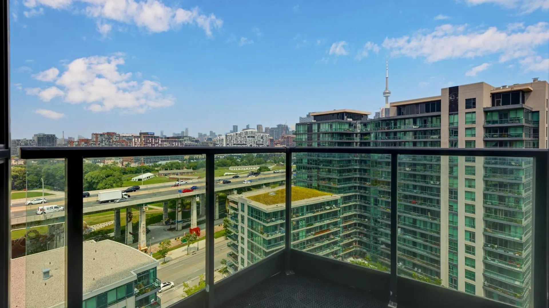 Amazing 2 Bedroom Waterfront Condo Downtown With Parking Toronto Canada