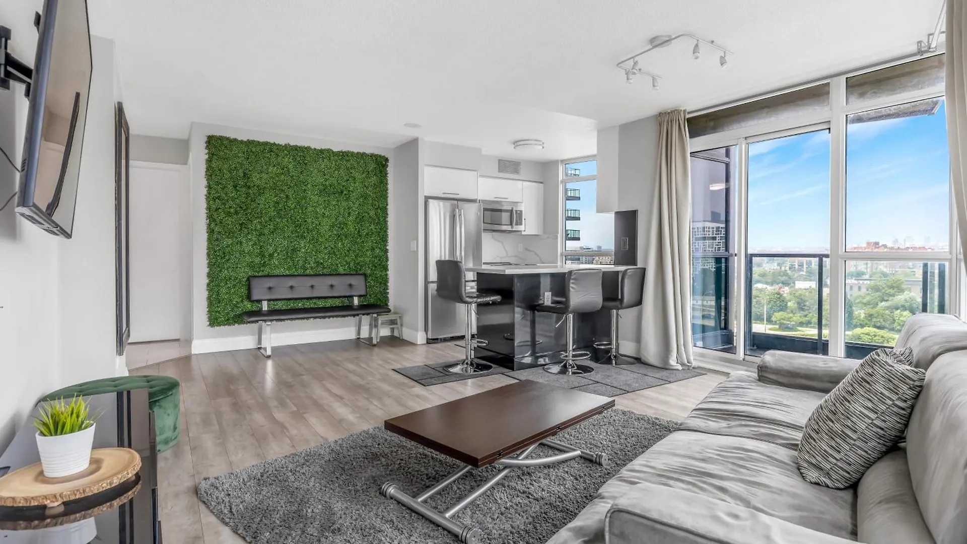 Amazing 2 Bedroom Waterfront Condo Downtown With Parking Toronto