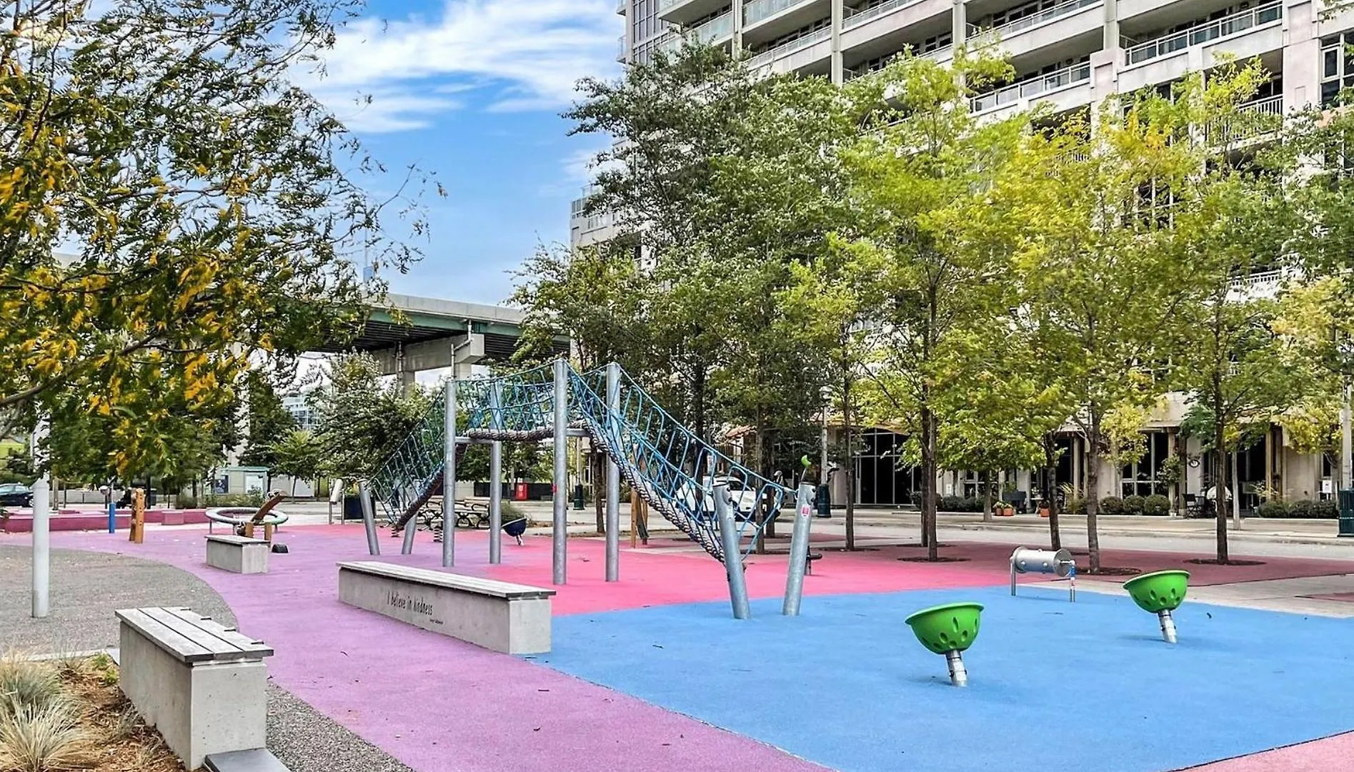 Amazing 2 Bedroom Waterfront Condo Downtown With Parking Toronto